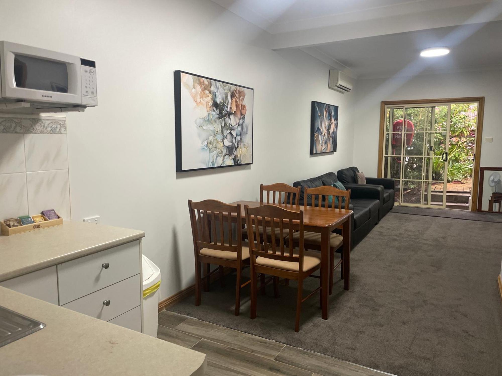 Oasis Inn Ulladulla - Welcoming Guests 18 Years And Older Kültér fotó